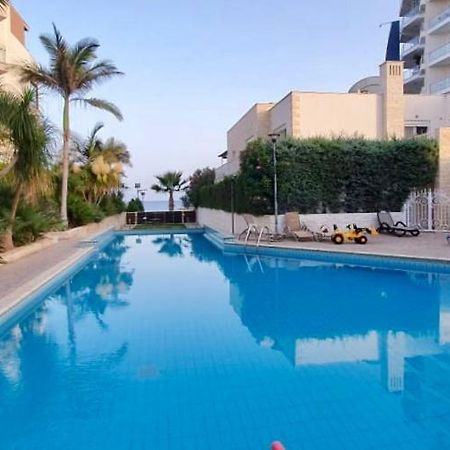 Pegasus Beach Front Apartment Limassol Bagian luar foto