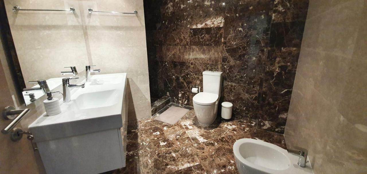 Pegasus Beach Front Apartment Limassol Bagian luar foto