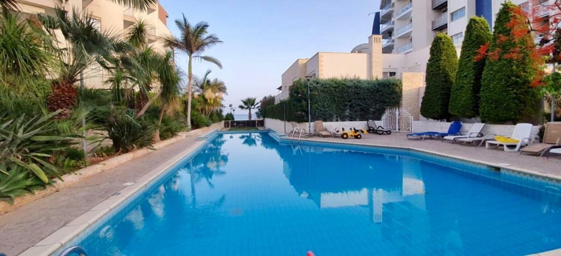 Pegasus Beach Front Apartment Limassol Bagian luar foto