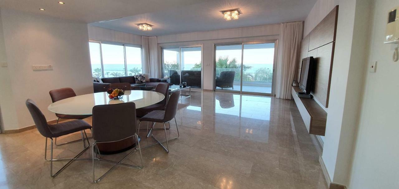 Pegasus Beach Front Apartment Limassol Bagian luar foto